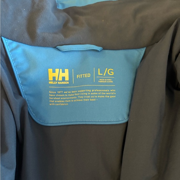 Helly Hansen jacket - size large - Picture 4 of 6